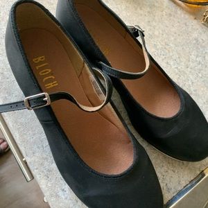 Slightly used dance tap shoes